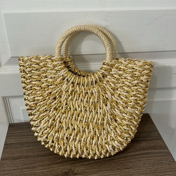 FOREVER 21 CLASSY HANDBAG BEACH BAG IN BEIGE AND GOLD - Picture 2 of 7